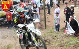 Xem những tay đua mô tô trình diễn ở Cao nguyên đá Hà Giang